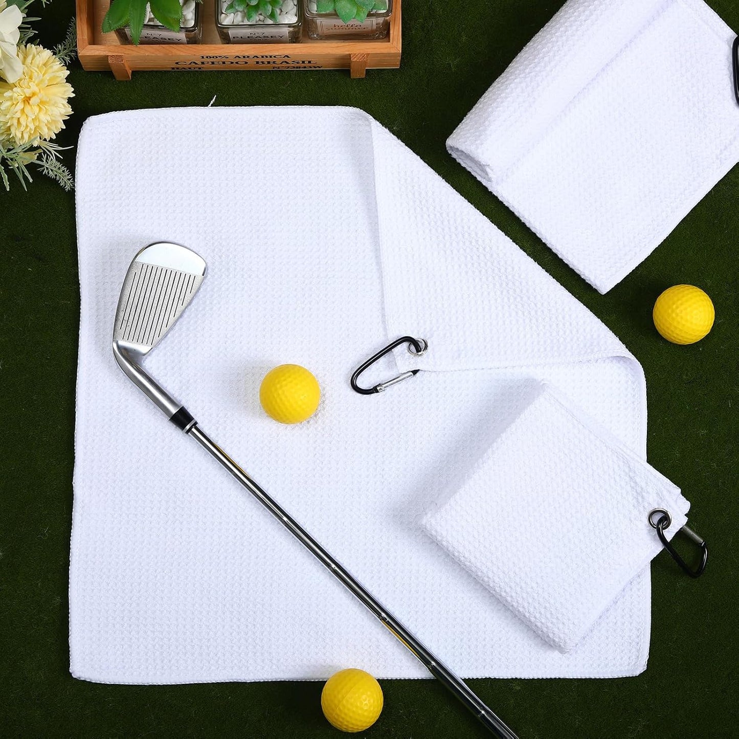 TRI-FOLD GOLF TOWEL WITH CLIP