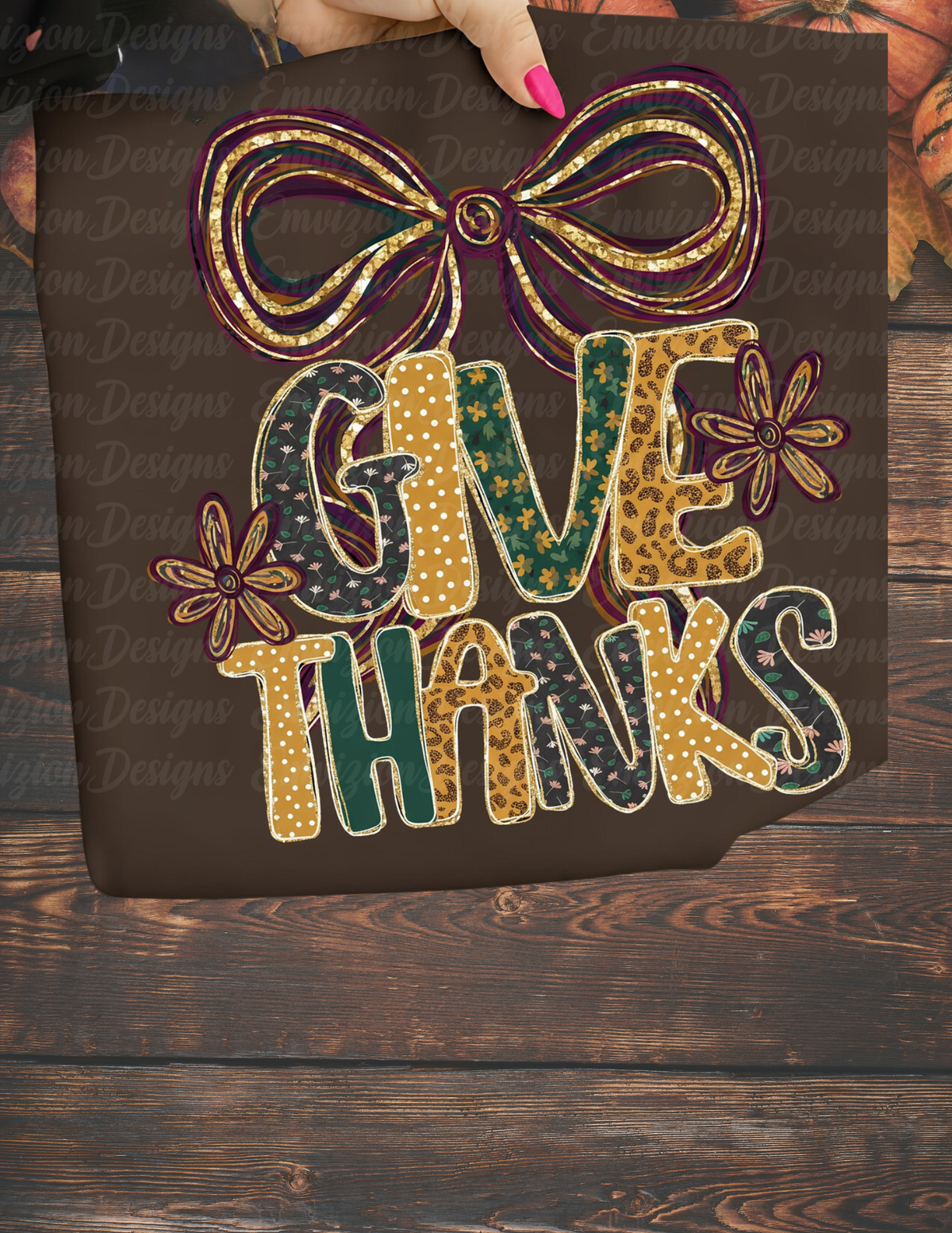 BURGUNDY TRIM GIVE THANKS TEE